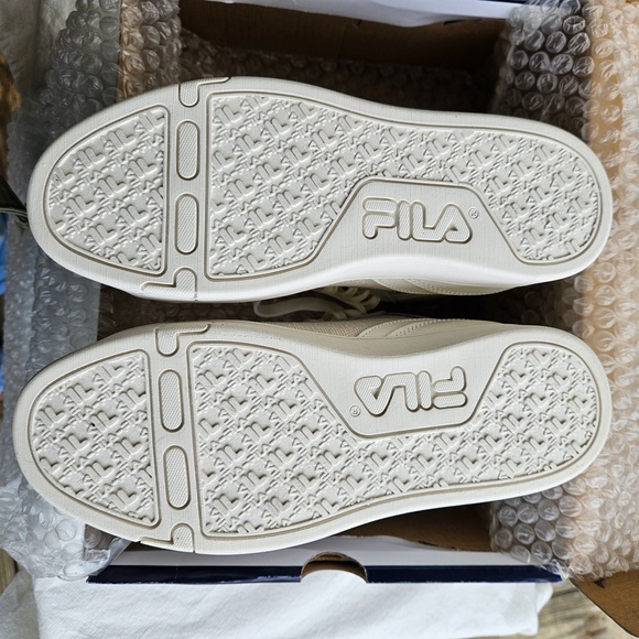 Fila Madina Gardenia Turtledove Leather High Tops Women's 6.5 USA - Picture 3 of 13